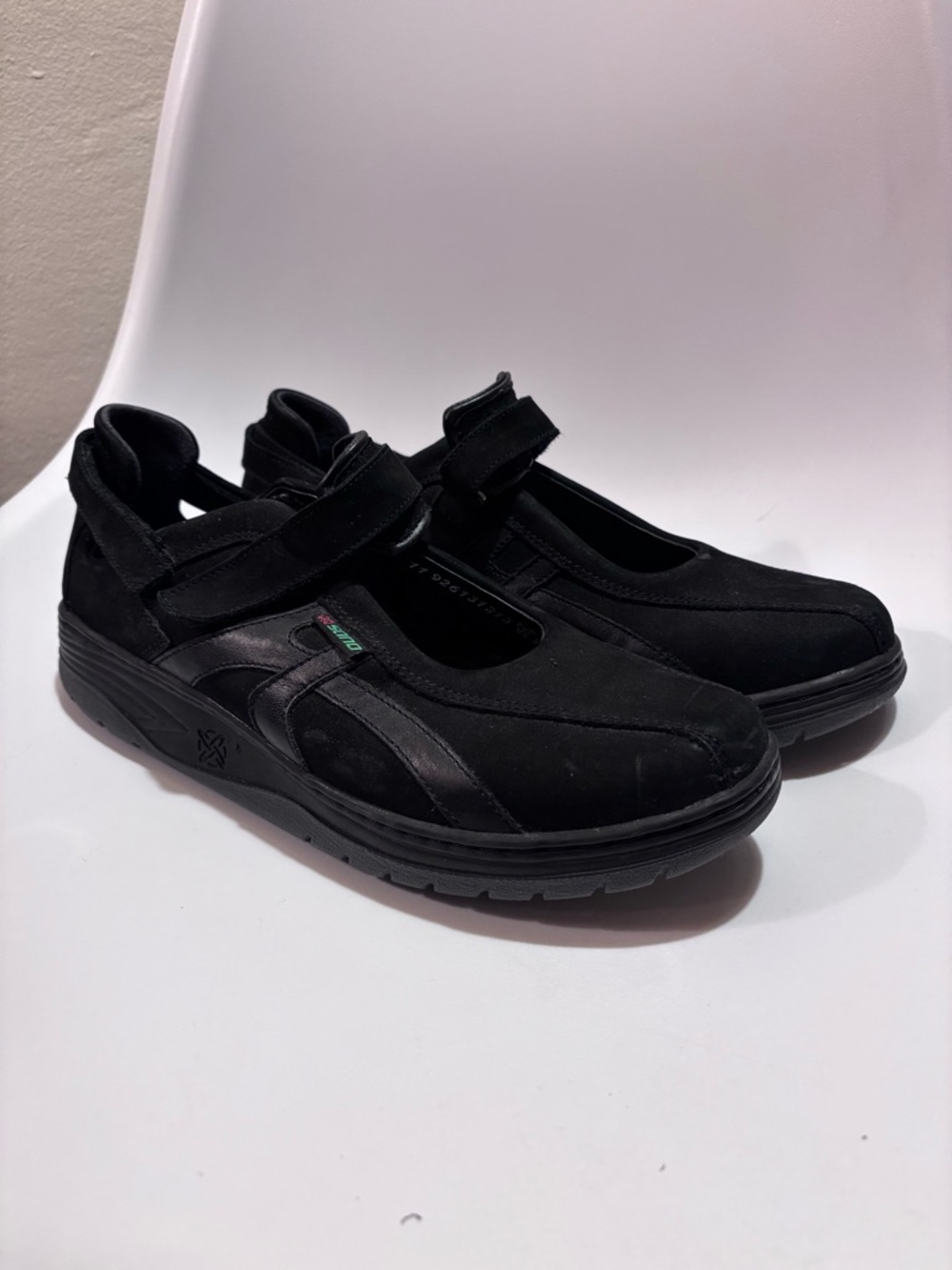 Mephisto Ballet Sneakers Black Size 9